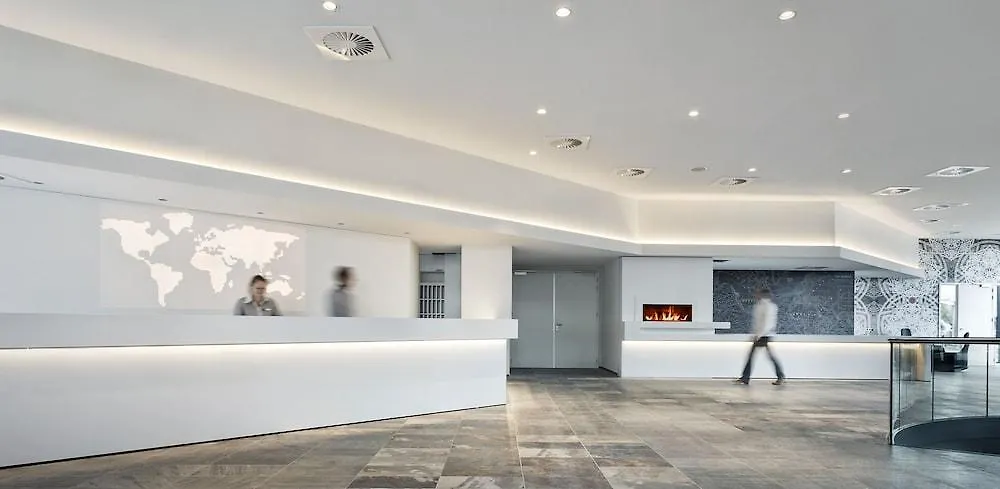 Mainport Hotel Rotterdam, A Hilton Affiliate Hotel