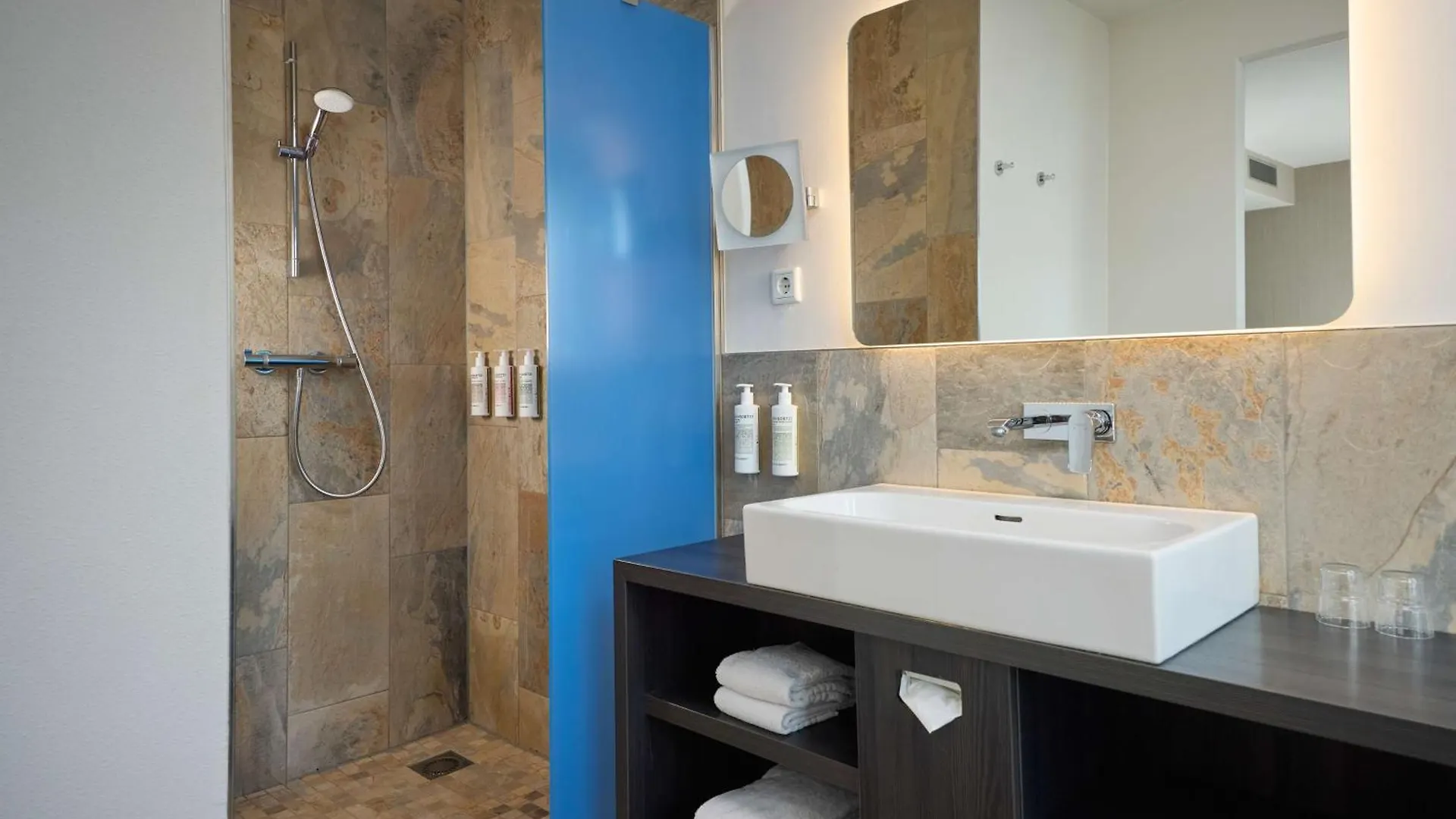 Mainport Hotel Rotterdam, A Hilton Affiliate Hotel 4*, Rotterdam Netherlands