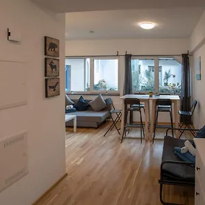Apartment Center For 6 Persons! Innsbruck