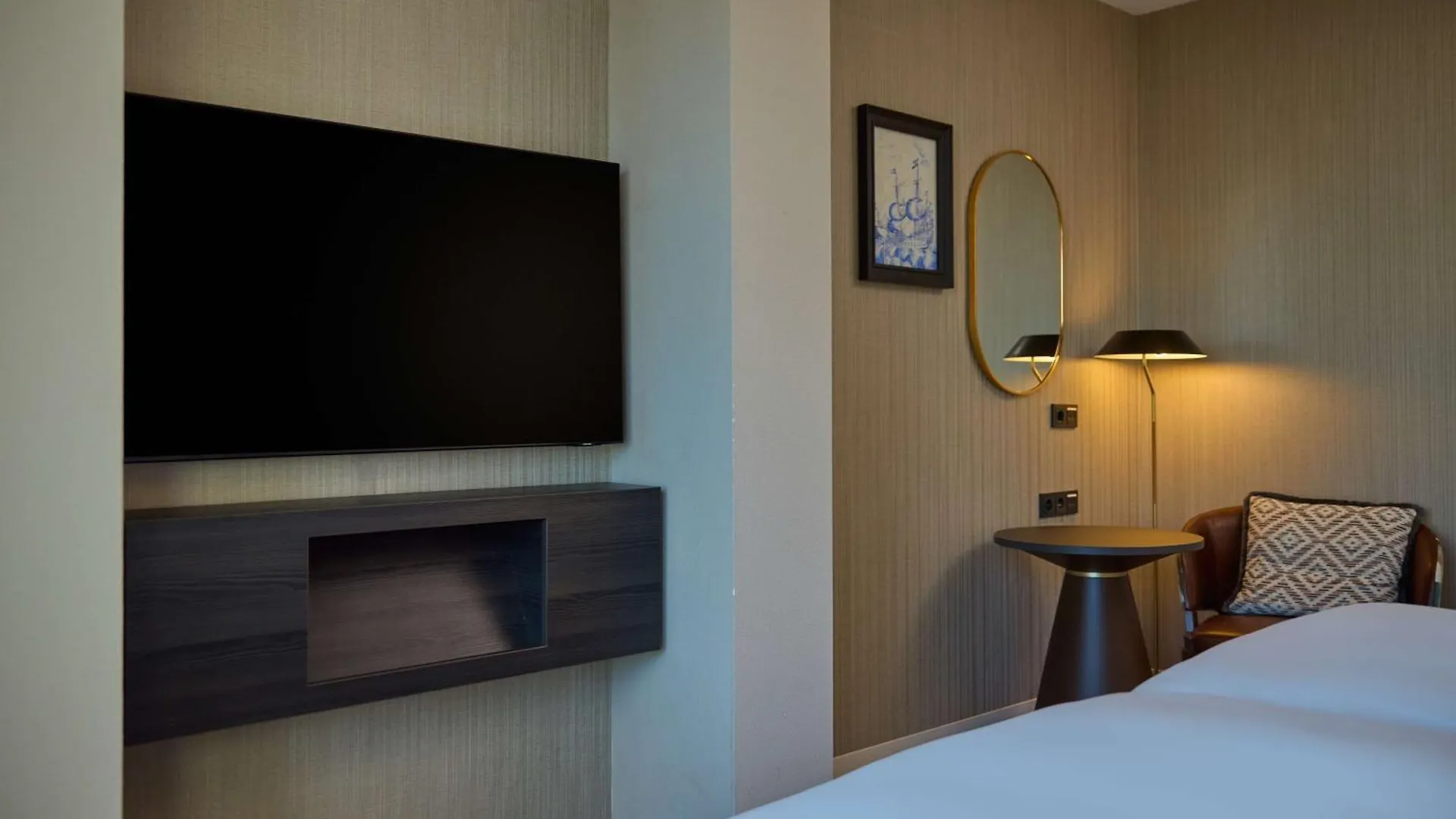 Mainport Hotel Rotterdam, A Hilton Affiliate Hotel 4*, Rotterdam Pays-Bas
